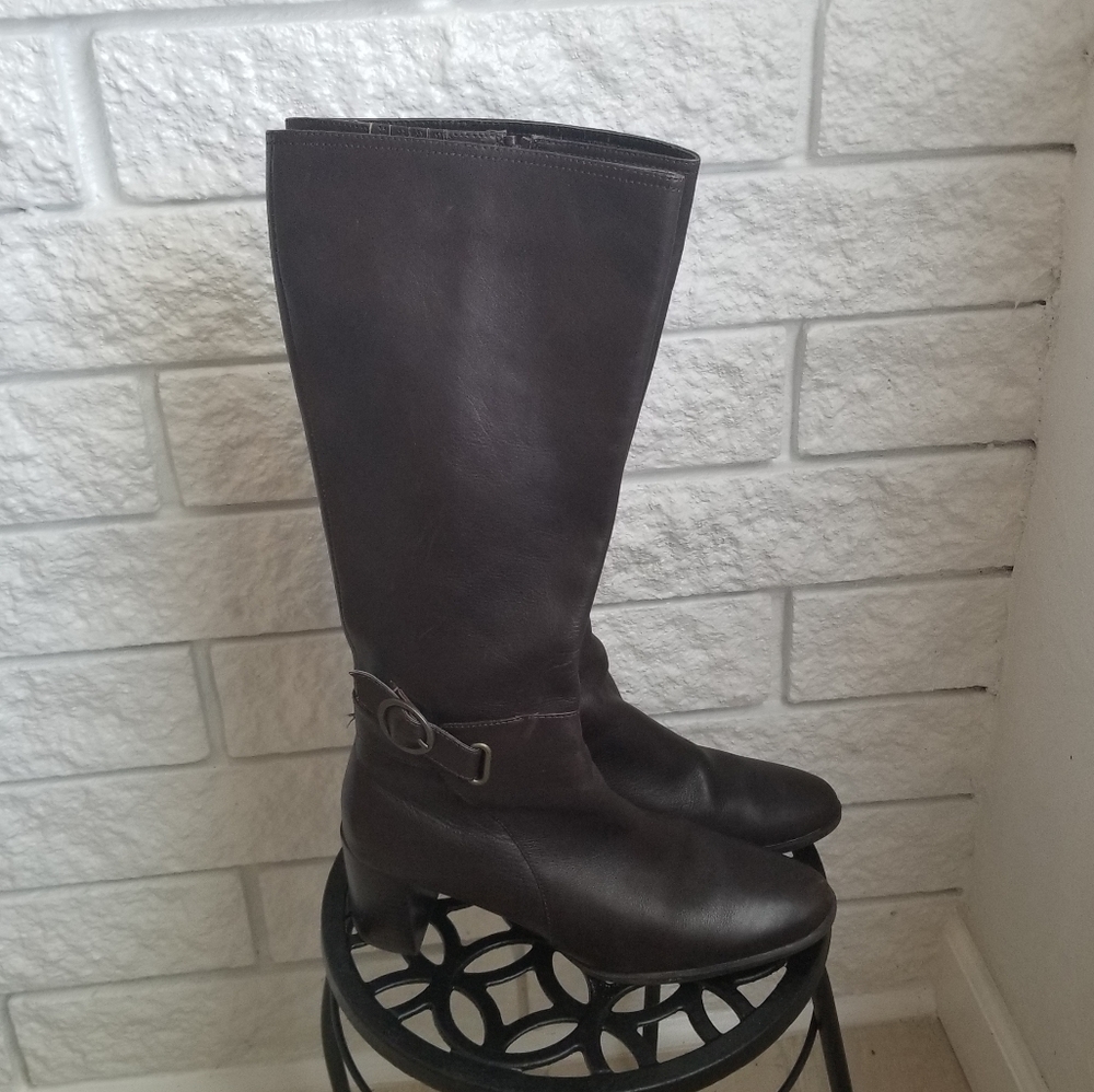 Aerosols Brown Zip Up Boots Size 9.5